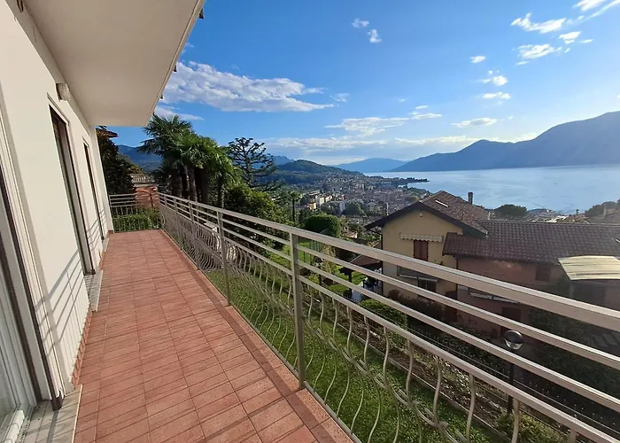 Al Roccolo Mit Seeblick Und Garten