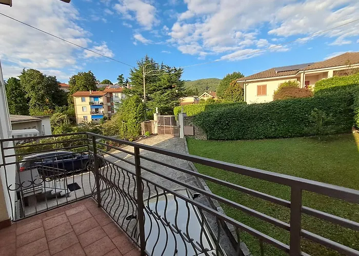 Al Roccolo Mit Seeblick Und Garten *